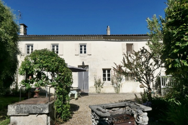 Offres de vente Maison de village Brives-sur-Charente 17800